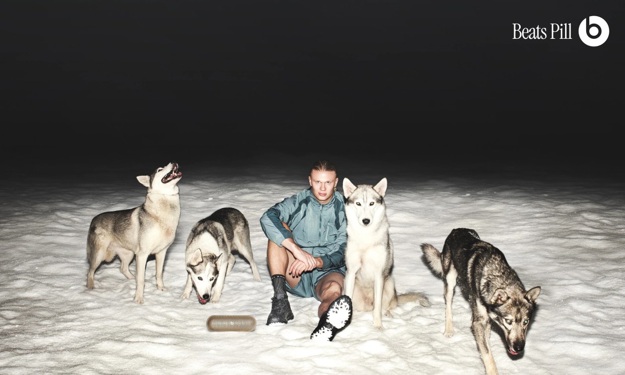 Erling Haaland sitting with wolves